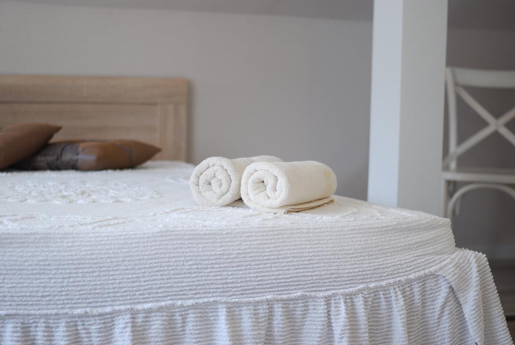 Suviste Guesthouse Kuressaare Ruang foto