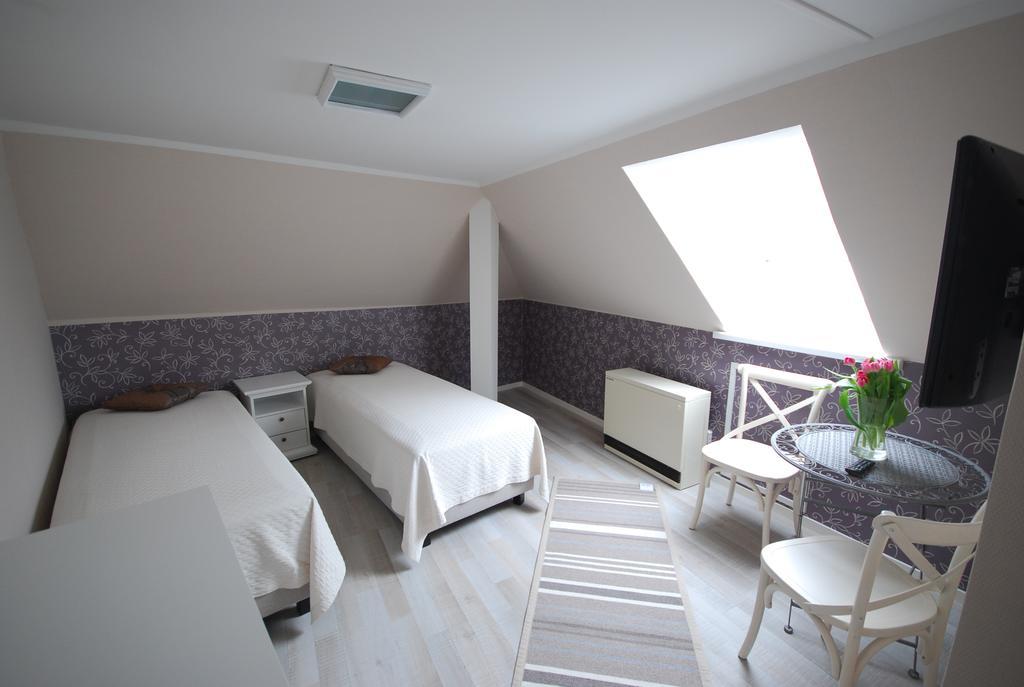 Suviste Guesthouse Kuressaare Bagian luar foto