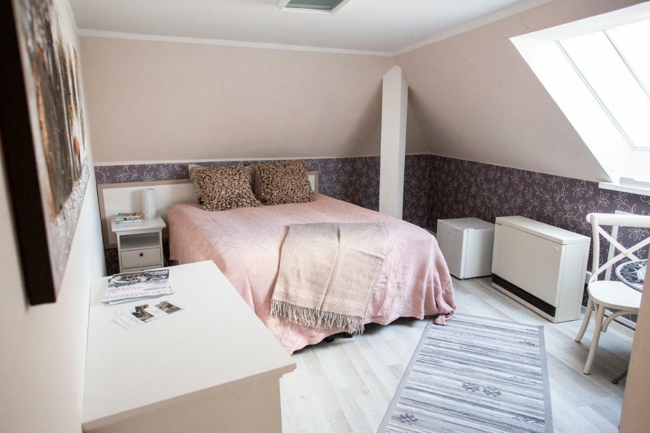 Suviste Guesthouse Kuressaare Bagian luar foto
