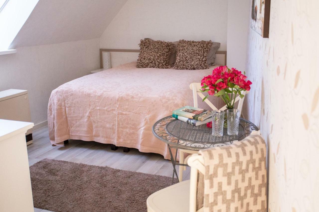 Suviste Guesthouse Kuressaare Bagian luar foto
