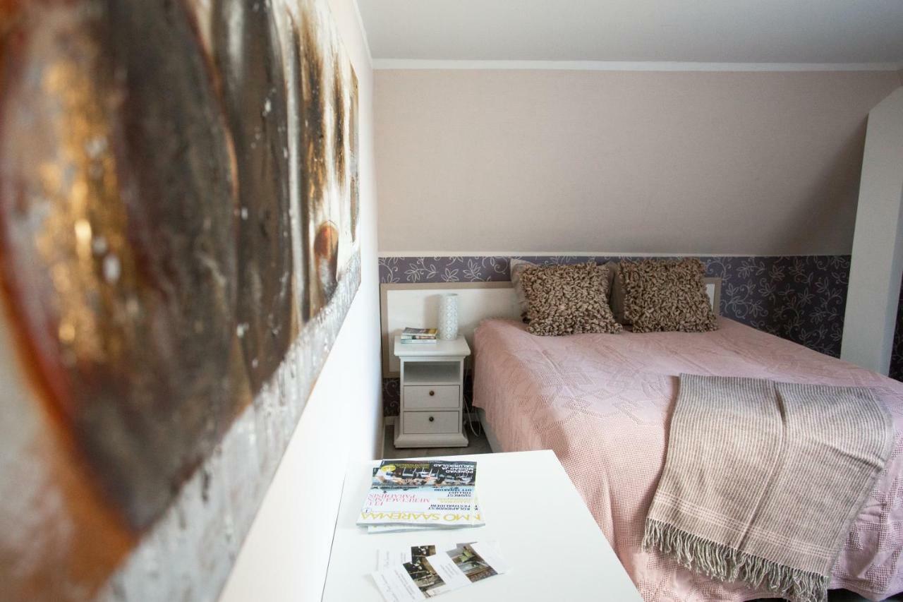 Suviste Guesthouse Kuressaare Bagian luar foto